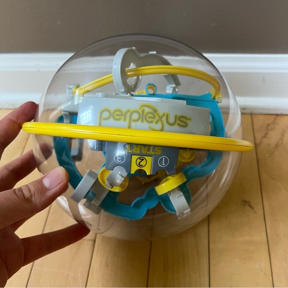 Perplexus Maze Game Ball Brain Teaser Puzzle Obstacle Course - Picture 1 of 4